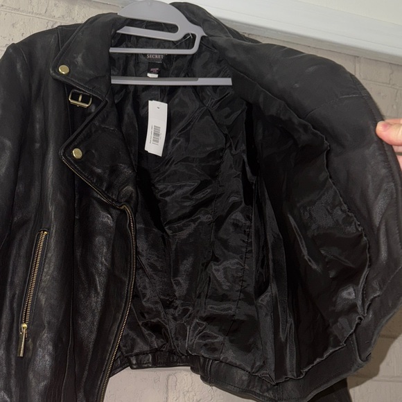 Victoria's Secret Genuine Leather Black Jacket with Gold Details - Picture 6 of 17